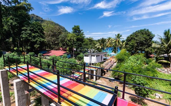 Hillside sea-view resort