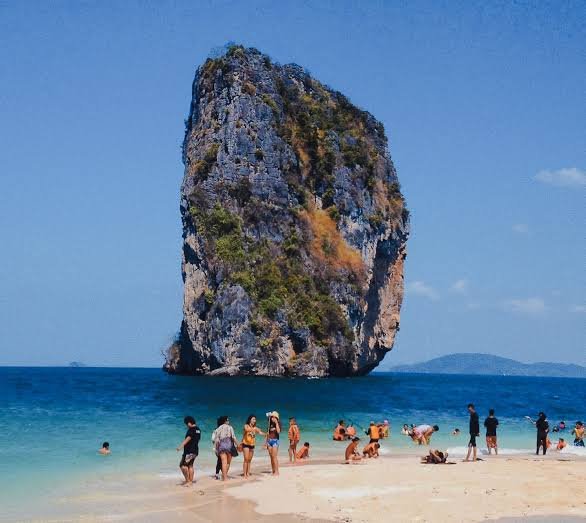 Island hopping boats